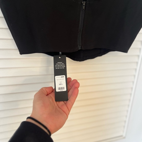 “do you boo” bustier. - Picture 4 of 4